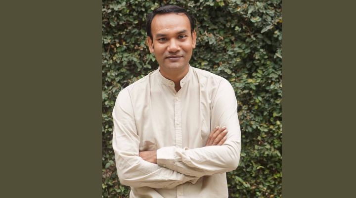 একইদিনে এক নাটক নিয়ে মঞ্চে দুই সময়ে স্মরণ সাহা